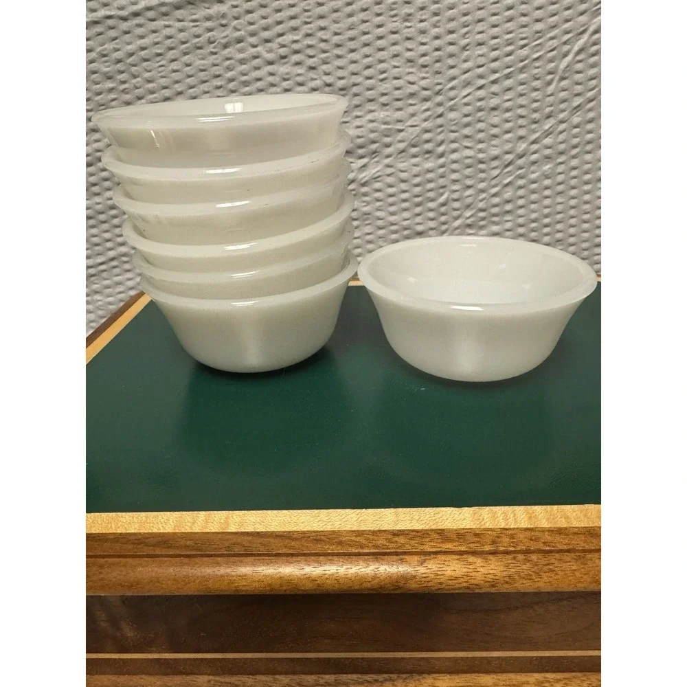Vintage Set Of 7 Milk Glass 6 Oz Dessert Or Custard Bowels Made‎ In The USA